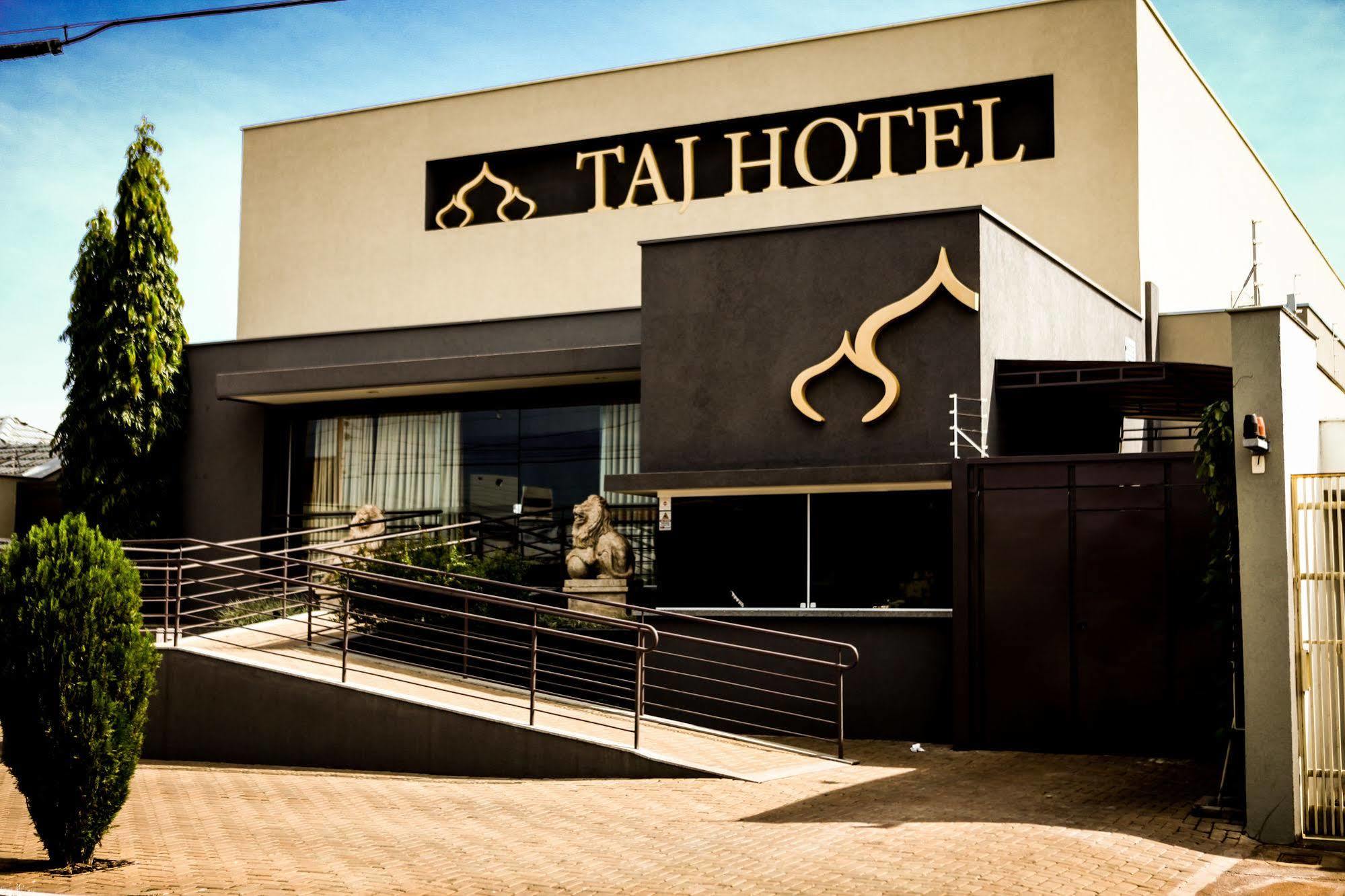 Hotel Taj 3*